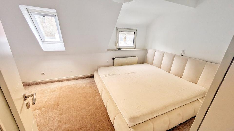 Dachgeschoßwohnung Oberasbach - 3.5 Zimmer, 75 m&sup2;, 950&euro; | Angebot:25873675