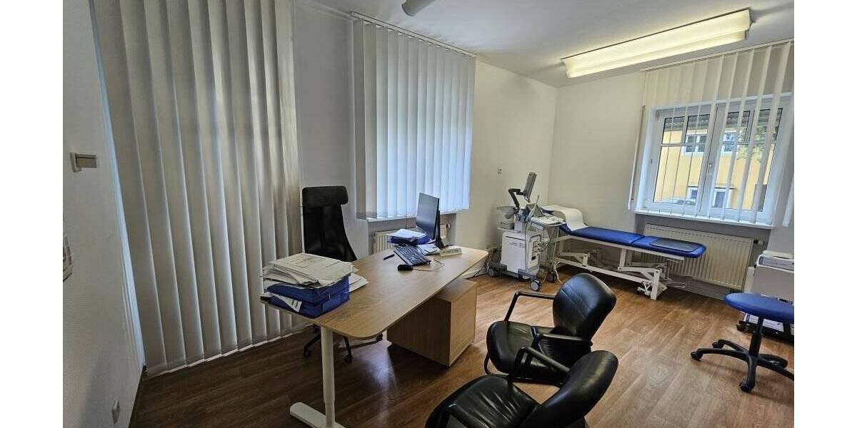 Gewerbeobjekt Erlangen Erlangen-Ost - 6 Zimmer, 249 m&sup2;, 3.750&euro; | Angebot:25734627