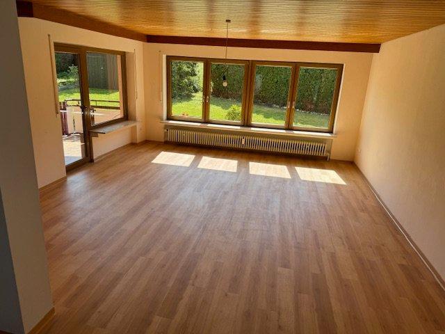 Erdgeschoßwohnung Neustadt an der Aisch - 4 Zimmer, 120 m&sup2;, 1.115&euro; | Angebot:26610730