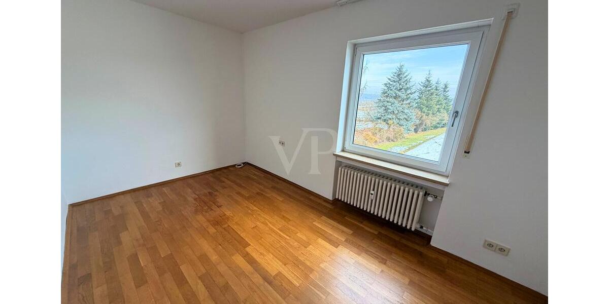 Etagenwohnung Neustadt an der Aisch - 5.5 Zimmer, 120 m&sup2;, 900&euro; | Angebot:25215765