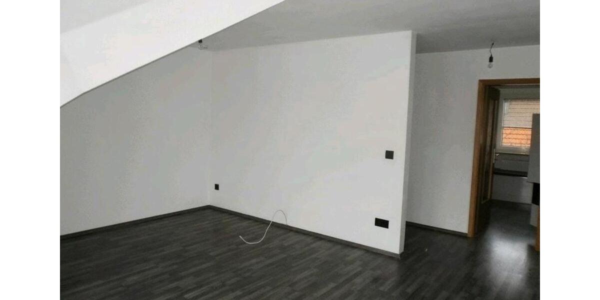 Dachgeschoßwohnung Cadolzburg - 2.5 Zimmer, 59 m&sup2;, 209.000&euro; | Angebot:27261918