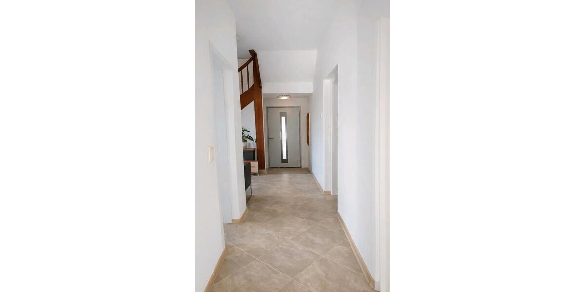 Villa Fürth Eigenes Heim - 8 Zimmer, 270 m&sup2;, 3.300&euro; | Angebot:25310732