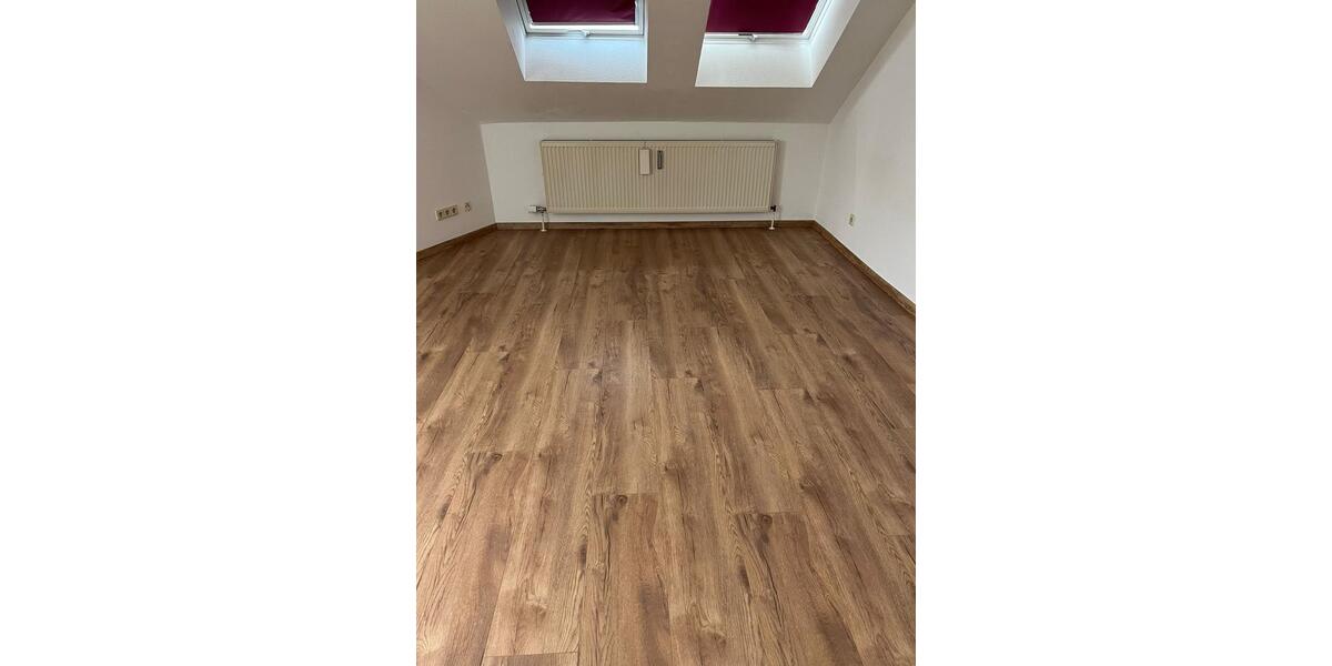 Dachgeschoßwohnung Erlangen Am Anger - 1 Zimmer, 18 m&sup2;, 465&euro; | Angebot:26546235