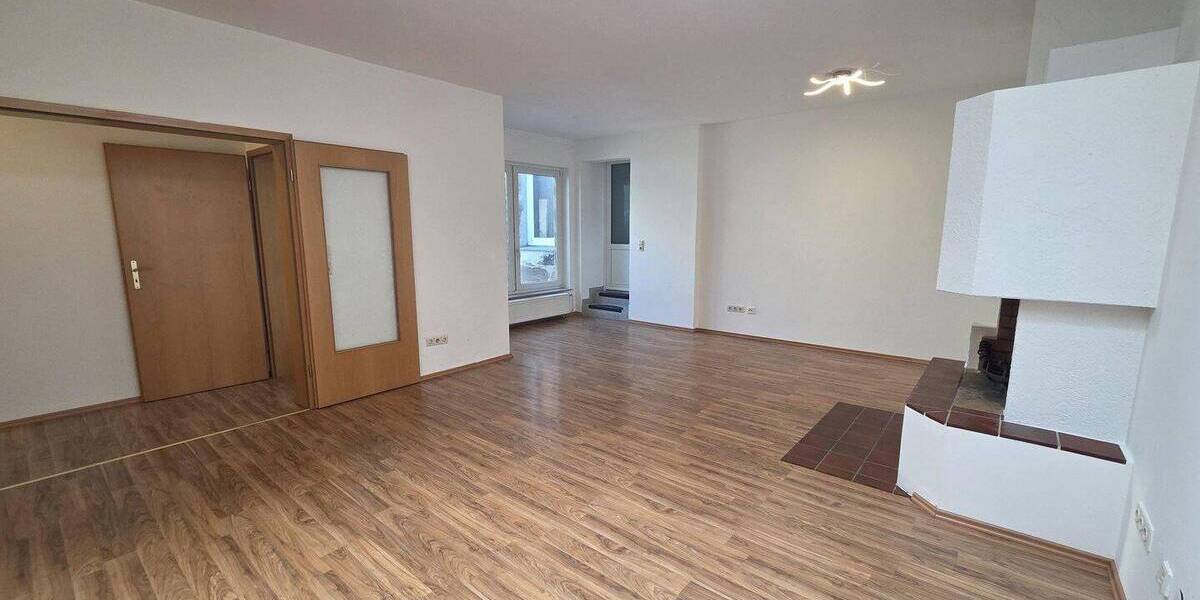 Etagenwohnung Fürth Innenstadt - 2 Zimmer, 77 m&sup2;, 785&euro; | Angebot:26015836