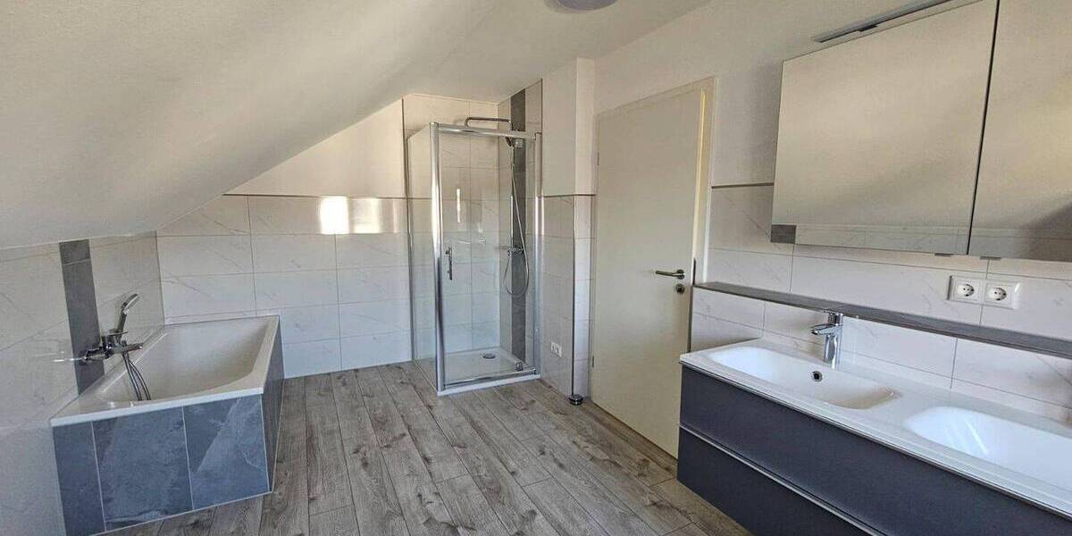 Einfamilienhaus Pyrbaum - 6 Zimmer, 129 m&sup2;, 584.000&euro; | Angebot:26016212