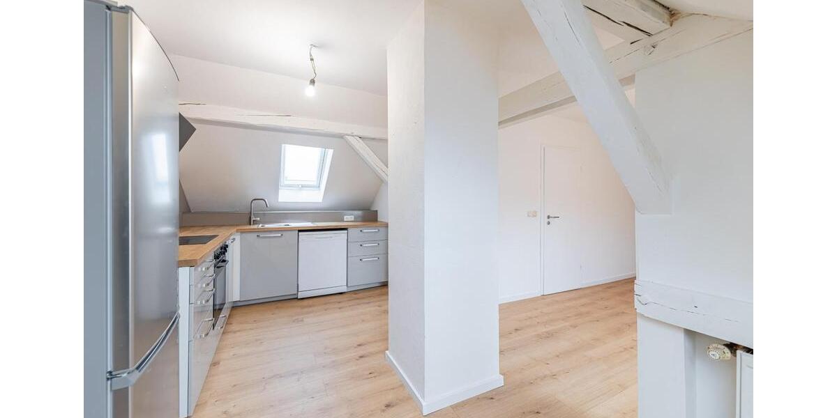 Dachgeschoßwohnung Nürnberg Eberhardshof - 3 Zimmer, 80 m&sup2;, 1.100&euro; | Angebot:26594115