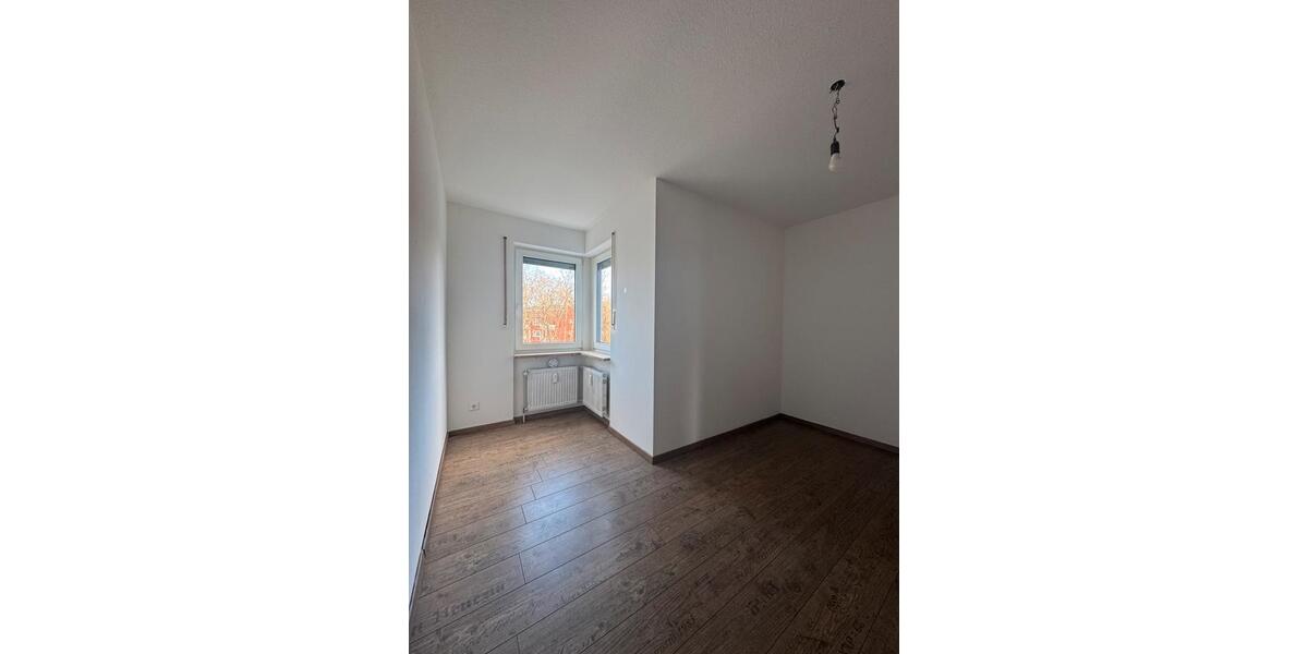 Etagenwohnung Nürnberg Sankt Leonhard - 3.5 Zimmer, 90 m&sup2;, 1.200&euro; | Angebot:24940876