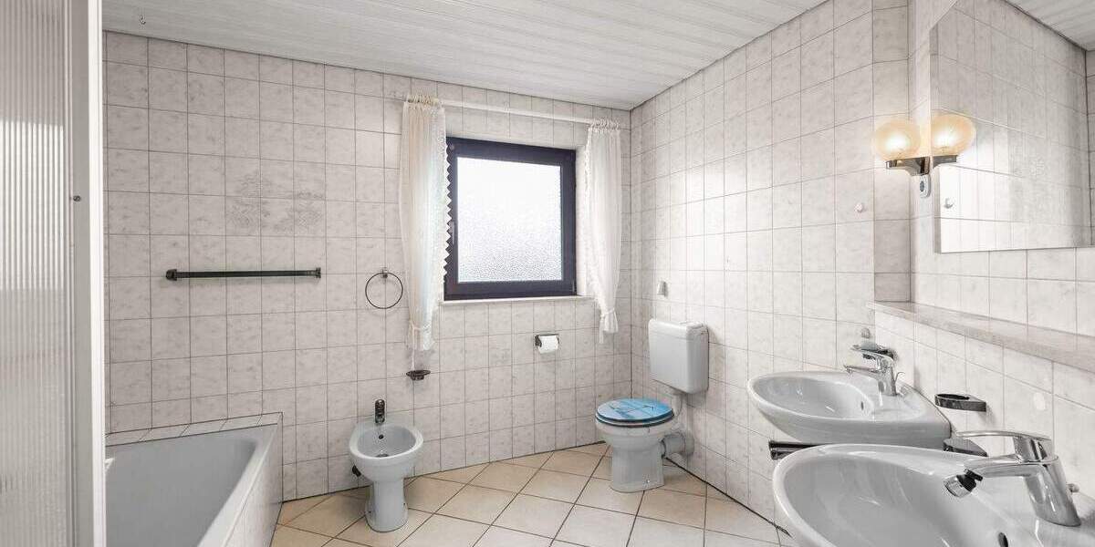 Mehrfamilienhaus, Wohnhaus Hagenbüchach - 1 Zimmer, 261 m&sup2;, 635.000&euro; | Angebot:25670108