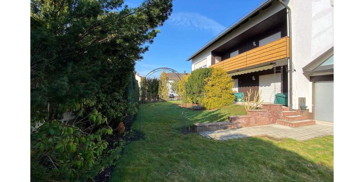 Mehrfamilienhaus, Wohnhaus Langenzenn - 8 Zimmer, 194 m&sup2;, 679.000&euro; | Angebot:25797925