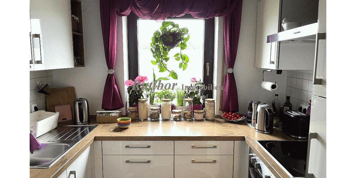 Gut vermietete 2 Zimmer-Mansardenwohnung mit Loggia und Stellplatz in ruhiger Wohnlage RH-Nord - Dachgeschoßwohnung Roth | Angebot:25281237