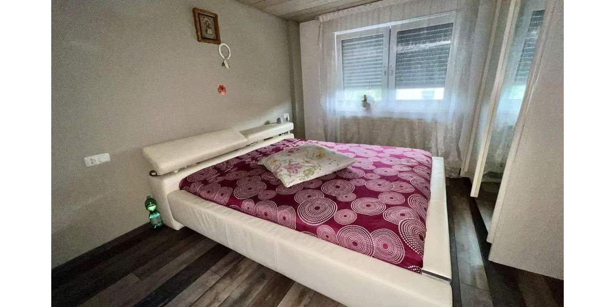 Einfamilienhaus Neustadt/Aisch Umgebung Neustadt - 5 Zimmer, 130 m&sup2;, 226.000&euro; | Angebot:25690500