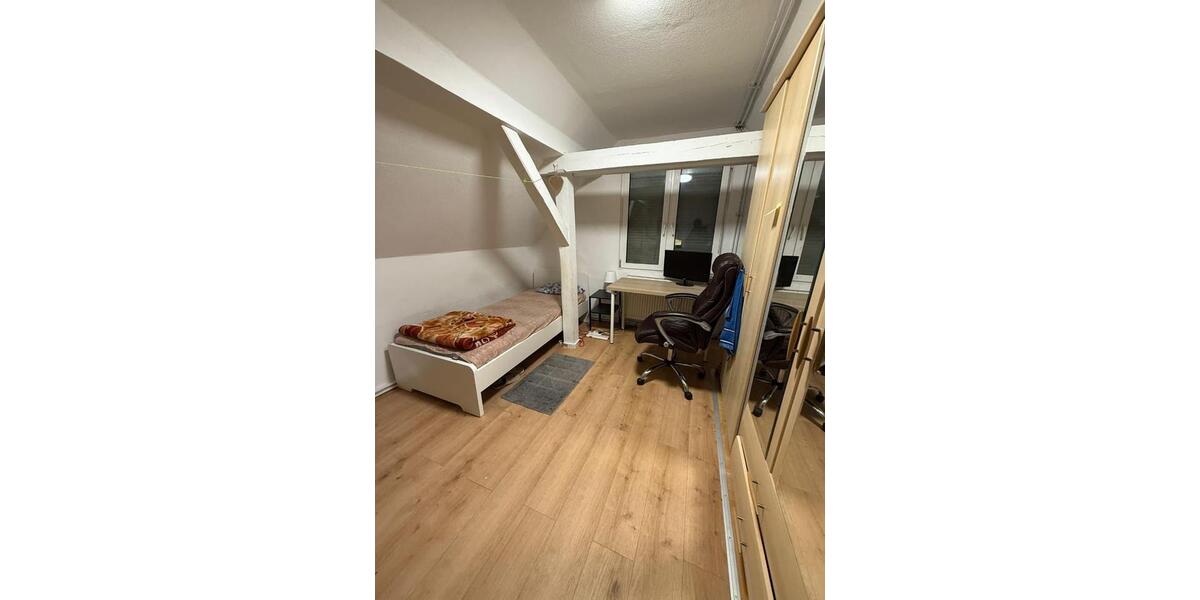 Dachgeschoßwohnung Nürnberg Eberhardshof - 3 Zimmer, 80 m&sup2;, 1.100&euro; | Angebot:26594115