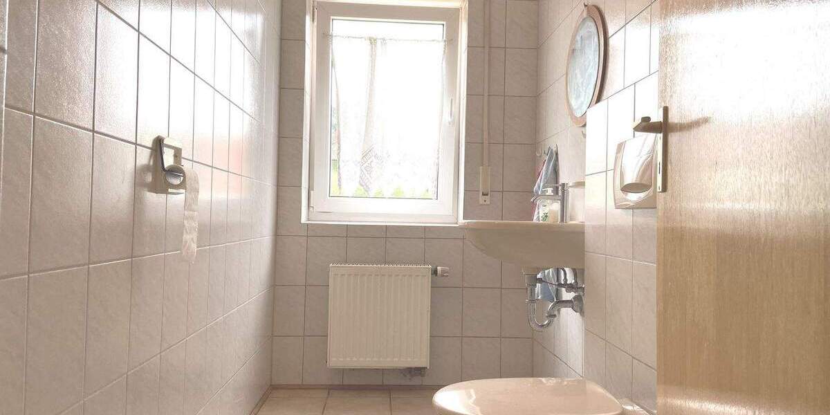 Einfamilienhaus Roßtal Weitersdorf - 9 Zimmer, 187 m&sup2;, 349.000&euro; | Angebot:25771449
