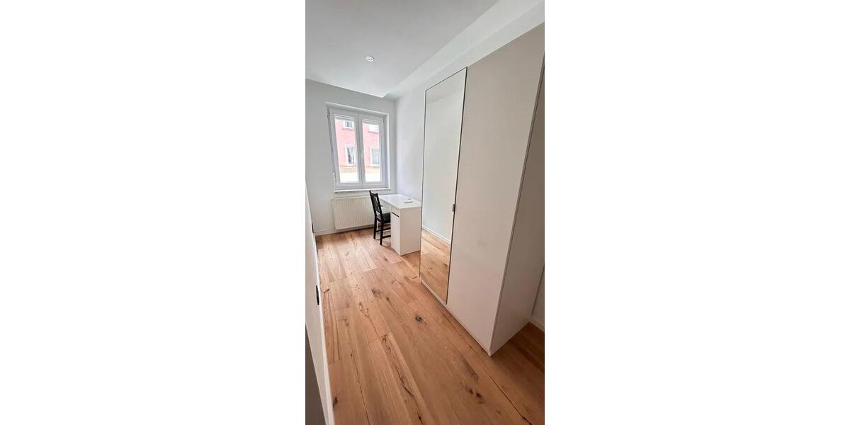 Etagenwohnung Nürnberg Eberhardshof - 4 Zimmer, 12 m&sup2;, 374&euro; | Angebot:26630841