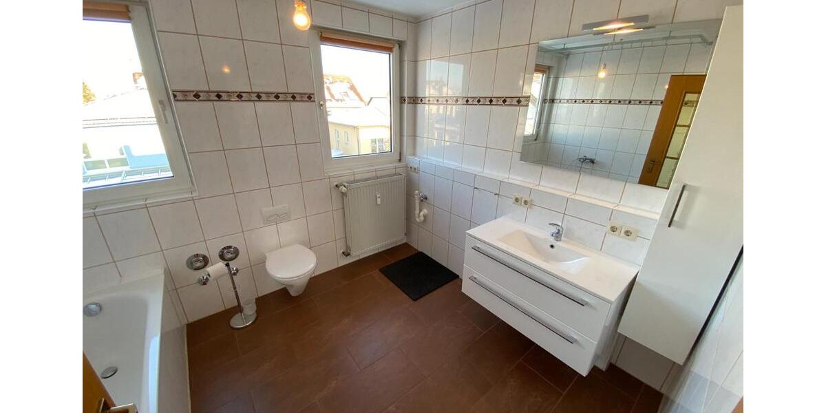 Etagenwohnung Heroldsberg - 3 Zimmer, 94 m&sup2;, 990&euro; | Angebot:25185442