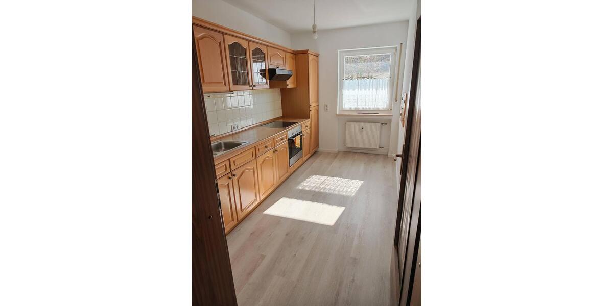 Etagenwohnung Uttenreuth - 3 Zimmer, 89 m&sup2;, 1.200&euro; | Angebot:25350349