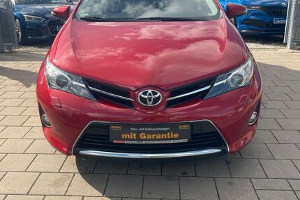 Toyota Auris 100.783 km 10.999 &euro; Fürth 90763