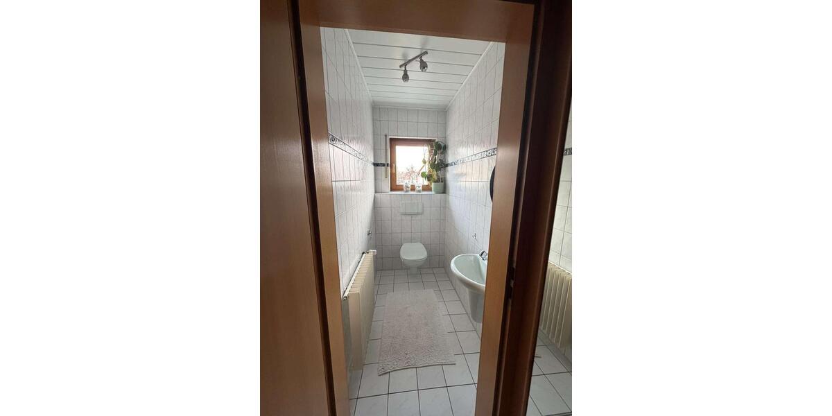 Etagenwohnung Erlangen Alterlangen - 3 Zimmer, 117 m&sup2;, 1.500&euro; | Angebot:25882988