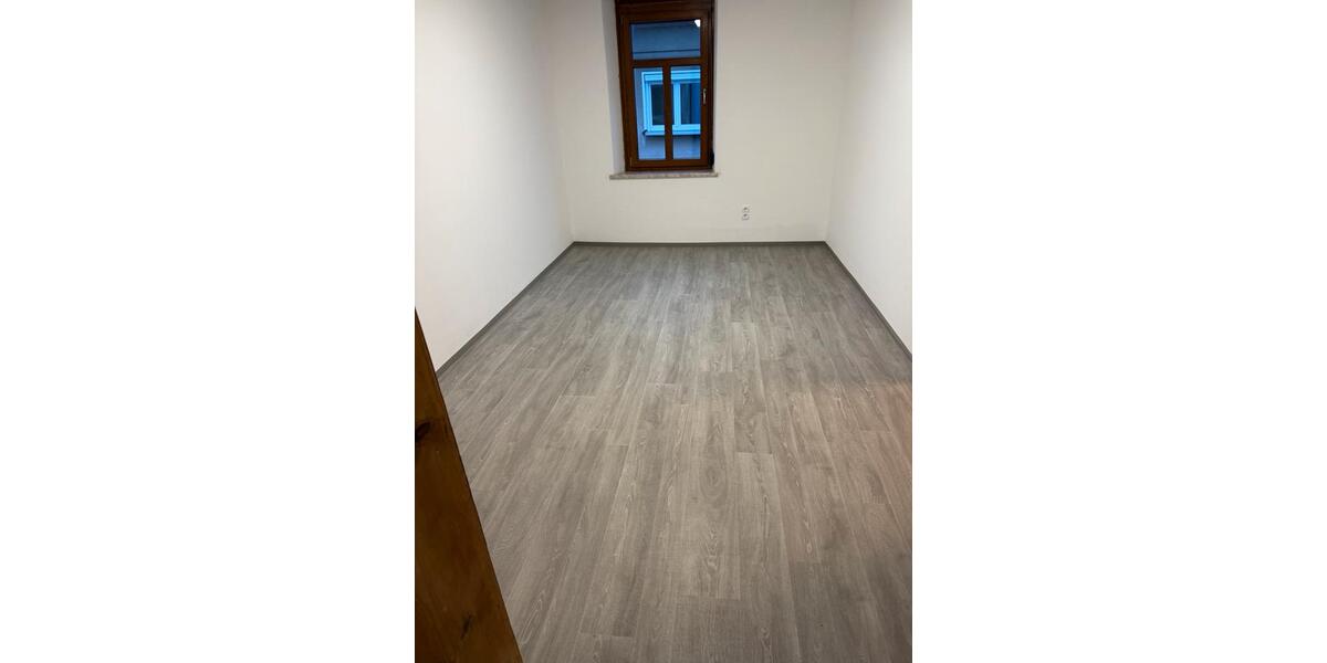 Etagenwohnung Uehlfeld - 3 Zimmer, 66 m&sup2;, 145.000&euro; | Angebot:27157876