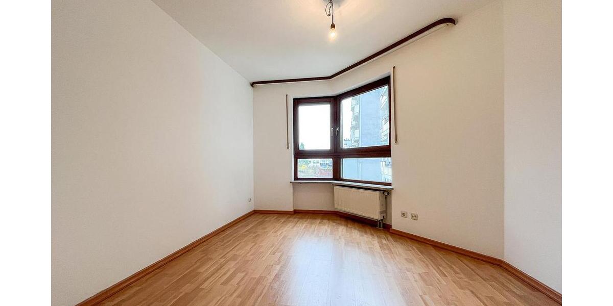 Freistehende Wohnung mit großem Balkon! - 3- Nürnberg 10809564000 | Angebot:26060687