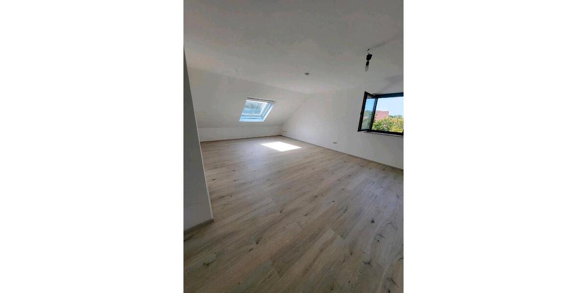 Dachgeschoßwohnung Nürnberg Gibitzenhof - 3.5 Zimmer, 100 m&sup2;, 900&euro; | Angebot:26416477