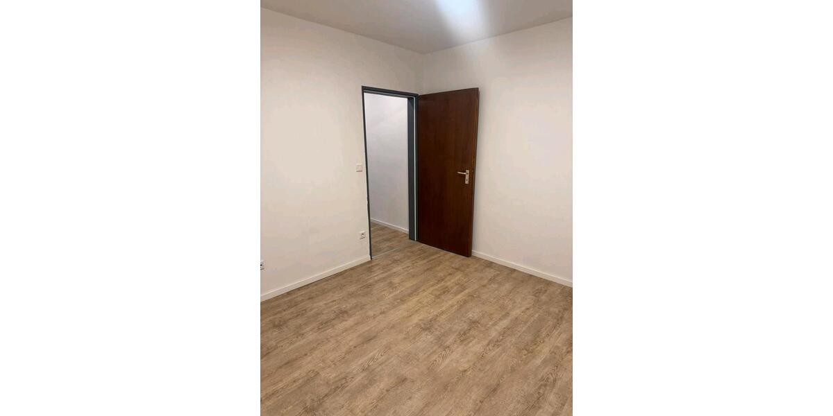 Etagenwohnung Lauf an der Pegnitz - 3 Zimmer, 83 m&sup2;, 1.100&euro; | Angebot:26638684