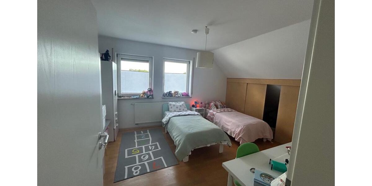 Doppelhaushälfte Erlangen Alterlangen - 7 Zimmer, 140 m&sup2;, 1.900&euro; | Angebot:25989334