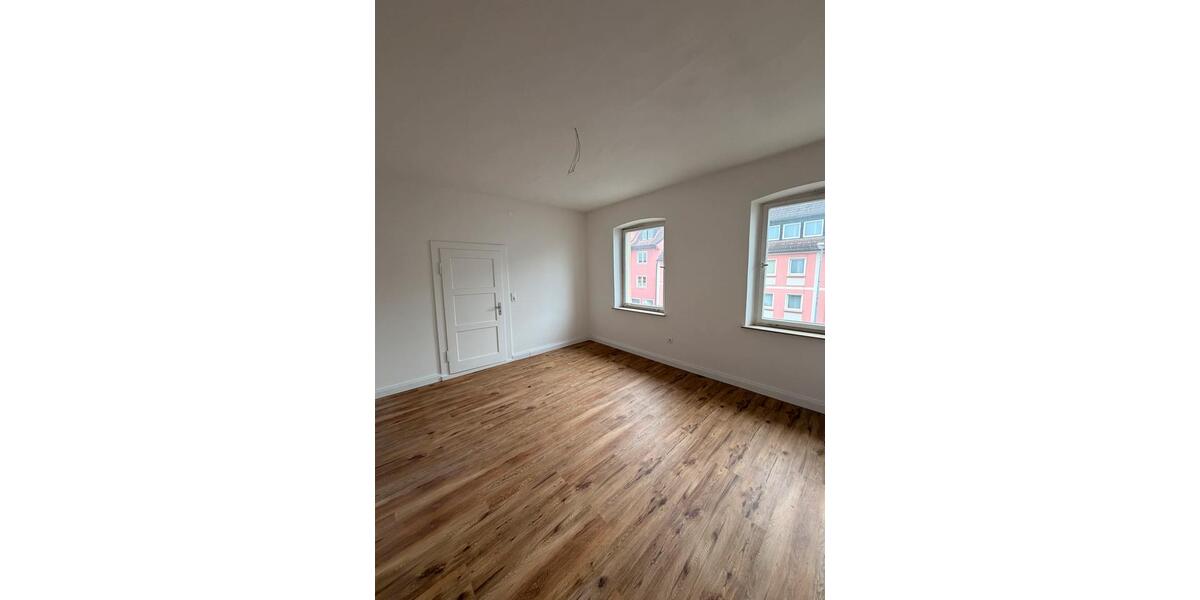 Etagenwohnung Neustadt an der Aisch - 5 Zimmer, 138 m&sup2;, 1.300&euro; | Angebot:25402314