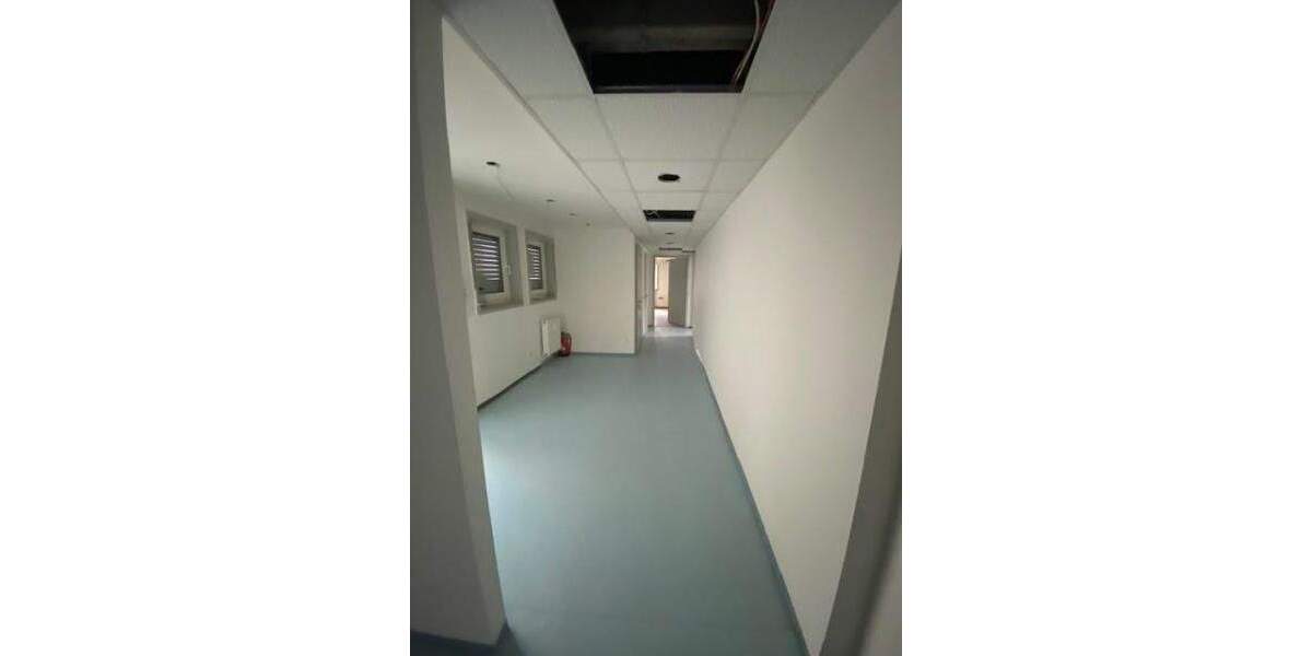 Gewerbeobjekt Nürnberg Langwasser - 6 Zimmer, 125 m&sup2;, 1.250&euro; | Angebot:25665546