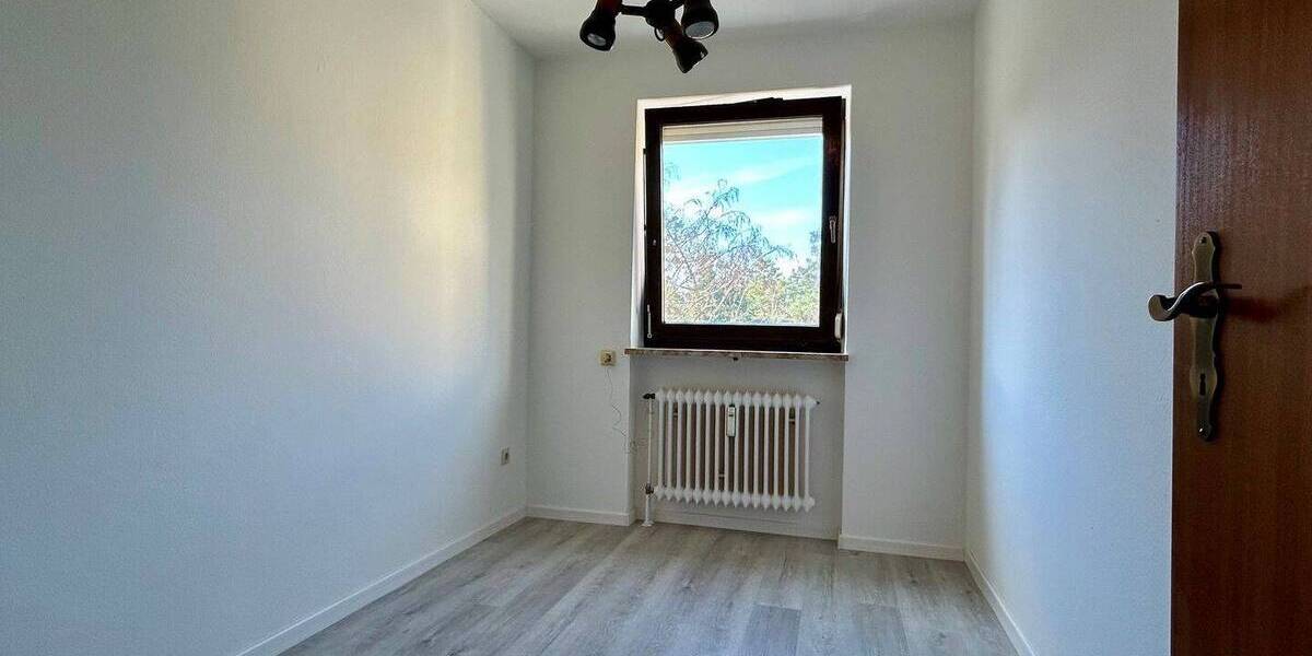 Etagenwohnung Erlangen Büchenbach - 3 Zimmer, 67 m&sup2;, 180.000&euro; | Angebot:26486400