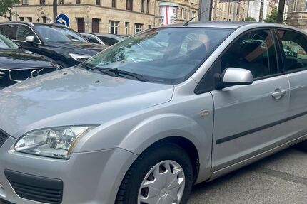 Ford Focus 151.451 km 890 &euro; Fürth ( bei Nürnberg ) 90762