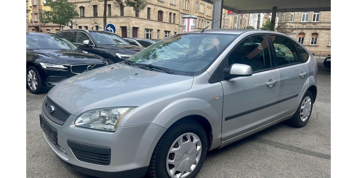 Ford Focus 151.451 km 890 &euro; Fürth ( bei Nürnberg ) 90762