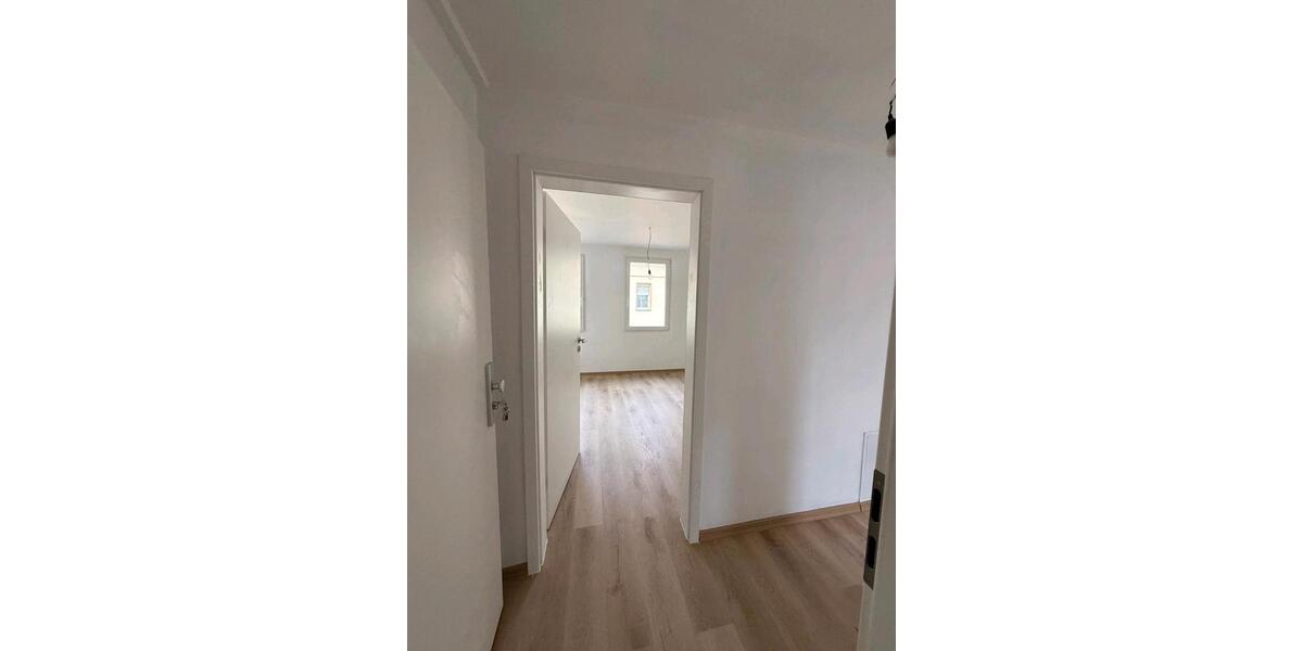 Dachgeschoßwohnung Nürnberg Eberhardshof - 3 Zimmer, 55 m&sup2;, 900&euro; | Angebot:26560528
