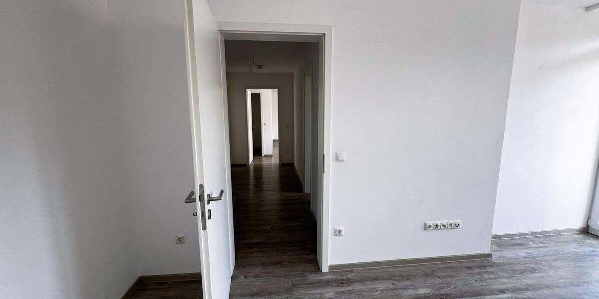 Etagenwohnung Nürnberg Steinbühl - 2 Zimmer, 65 m&sup2;, 1.000&euro; | Angebot:26673039