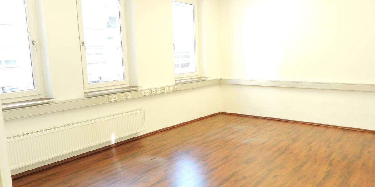 Gewerbeobjekt Nürnberg St Peter - 4 Zimmer, 128 m&sup2;, 890&euro; | Angebot:25915937