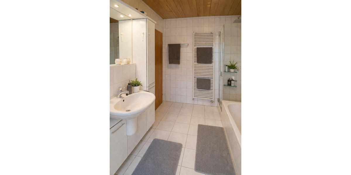 Mehrfamilienhaus, Wohnhaus Feucht - 8 Zimmer, 185 m&sup2;, 699.000&euro; | Angebot:26027396