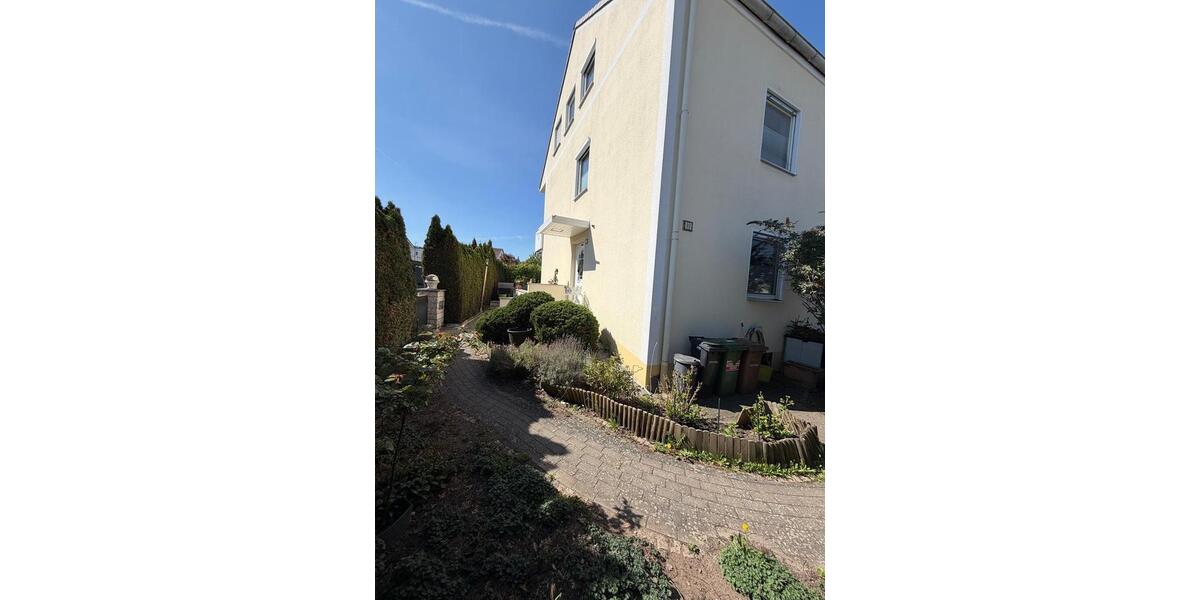 Doppelhaushälfte Bubenreuth - 6 Zimmer, 140 m&sup2;, 1.950&euro; | Angebot:26406749