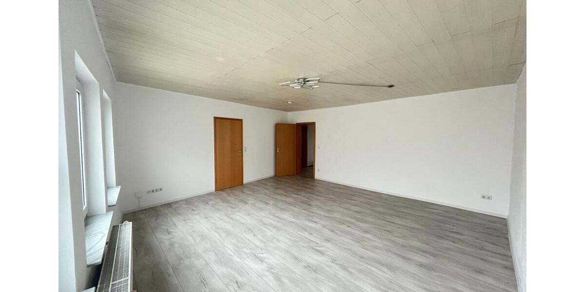 Etagenwohnung Schwabach - 3 Zimmer, 110 m&sup2;, 990&euro; | Angebot:25965996