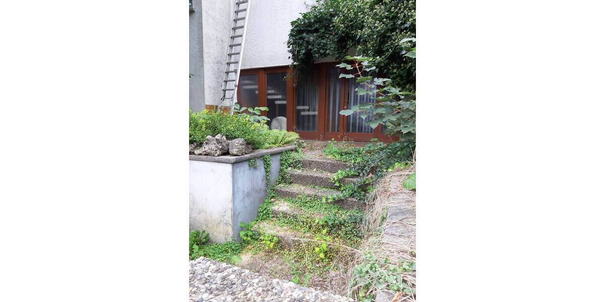 Einfamilienhaus Zirndorf Bronnamberg - 9 Zimmer, 160 m&sup2;, 500.000&euro; | Angebot:25662809