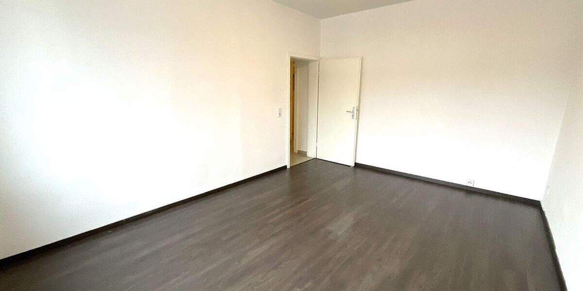 Etagenwohnung Nürnberg Tafelhof - 3 Zimmer, 115 m&sup2;, 1.120&euro; | Angebot:25750279
