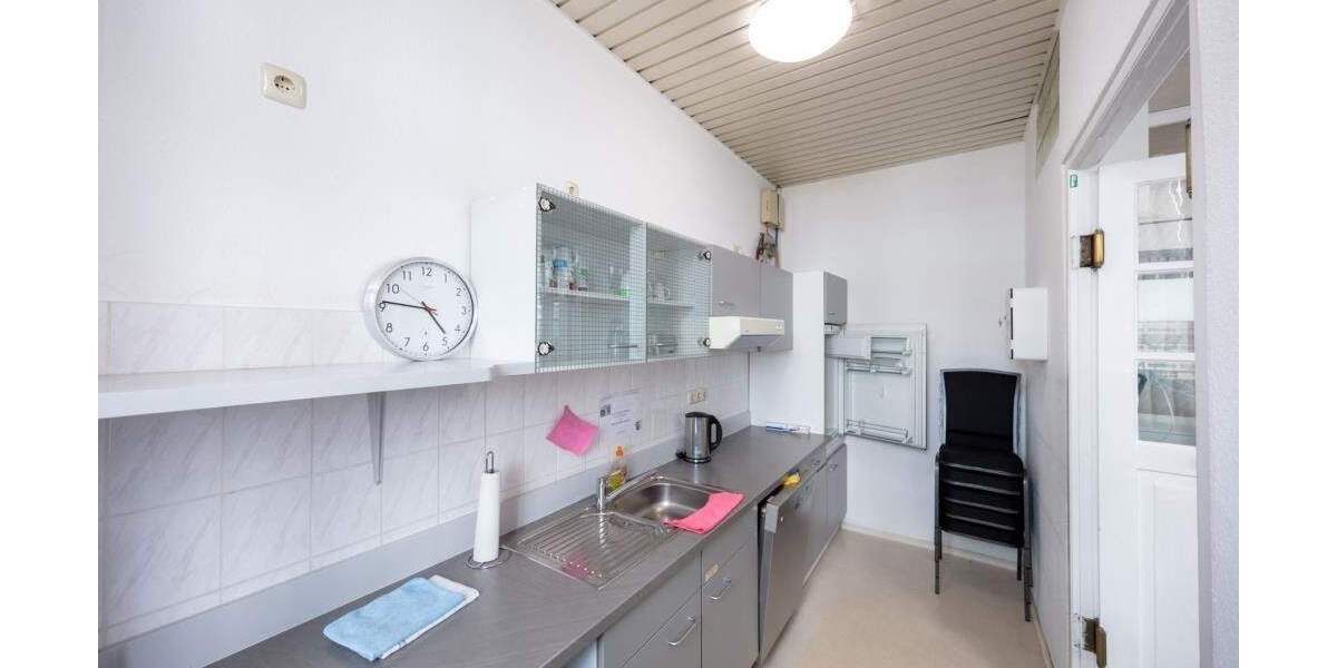 Gewerbeobjekt Nürnberg Schafhof - 6 Zimmer, 242 m&sup2;, 1.936&euro; | Angebot:25709916