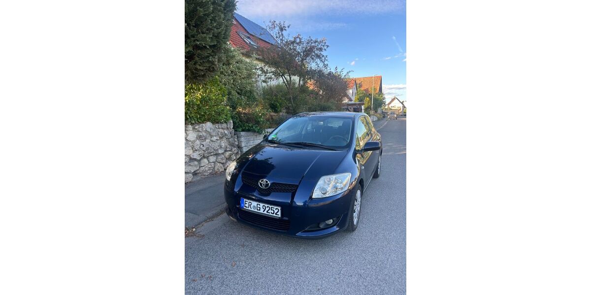 Toyota Auris 101.946 km 3.800 &euro; Erlangen 91052