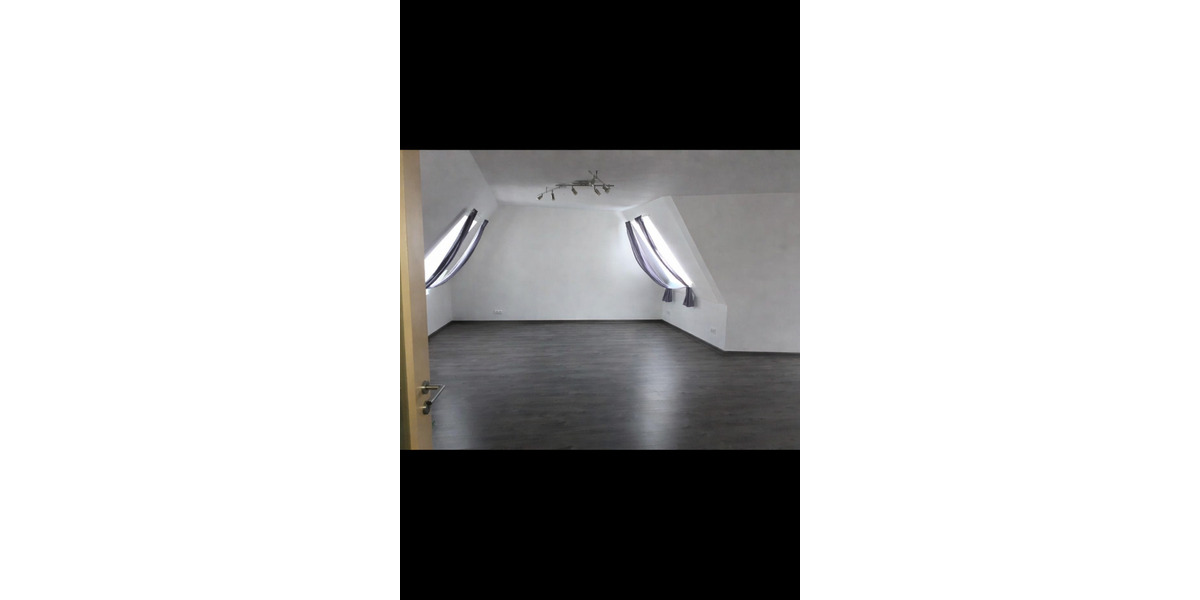 Etagenwohnung Forchheim - 4 Zimmer, 140 m&sup2;, 1.200&euro; | Angebot:25648924