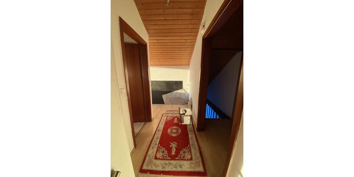 Dachgeschoßwohnung Aurachtal - 3 Zimmer, 105 m&sup2;, 900&euro; | Angebot:25403433