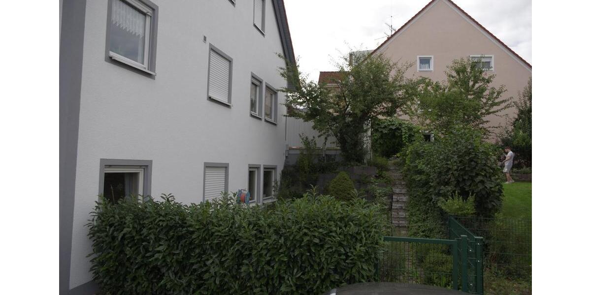 Dachgeschoßwohnung Weisendorf - 3 Zimmer, 95 m&sup2;, 900&euro; | Angebot:25268765