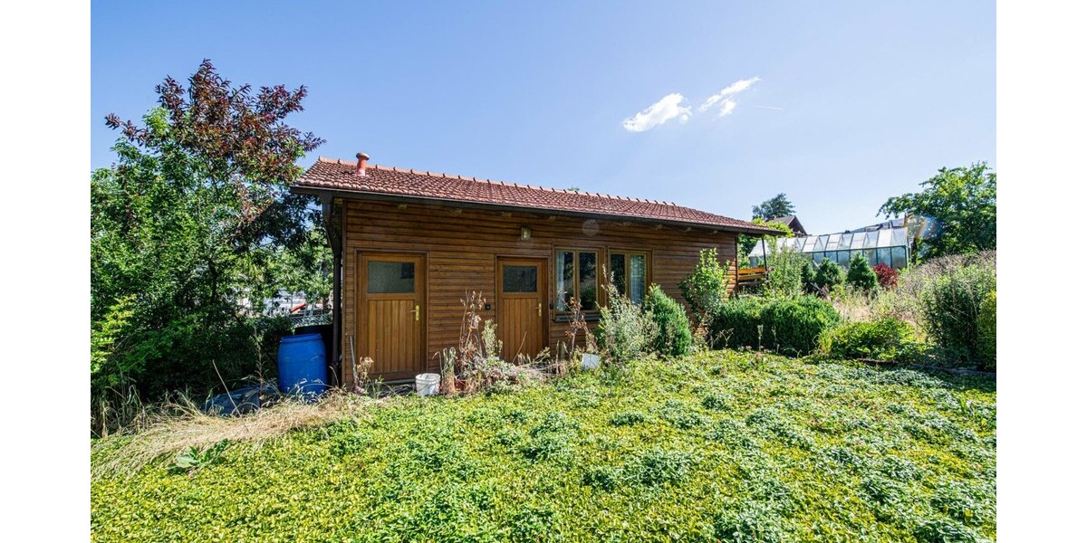 Charmantes Zweifamilienhaus mit drei Garagen und großem Garten - Zweifamilienhaus Kötzting | Angebot:24605834