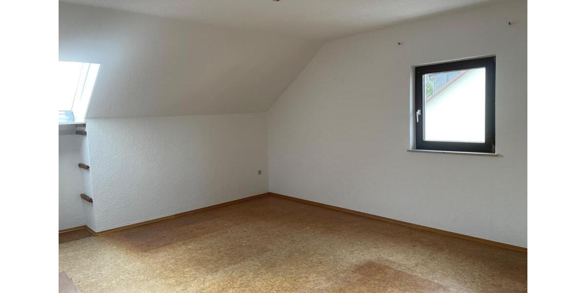 Doppelhaushälfte Heilsbronn - 6 Zimmer, 240 m&sup2;, 1.900&euro; | Angebot:24535997