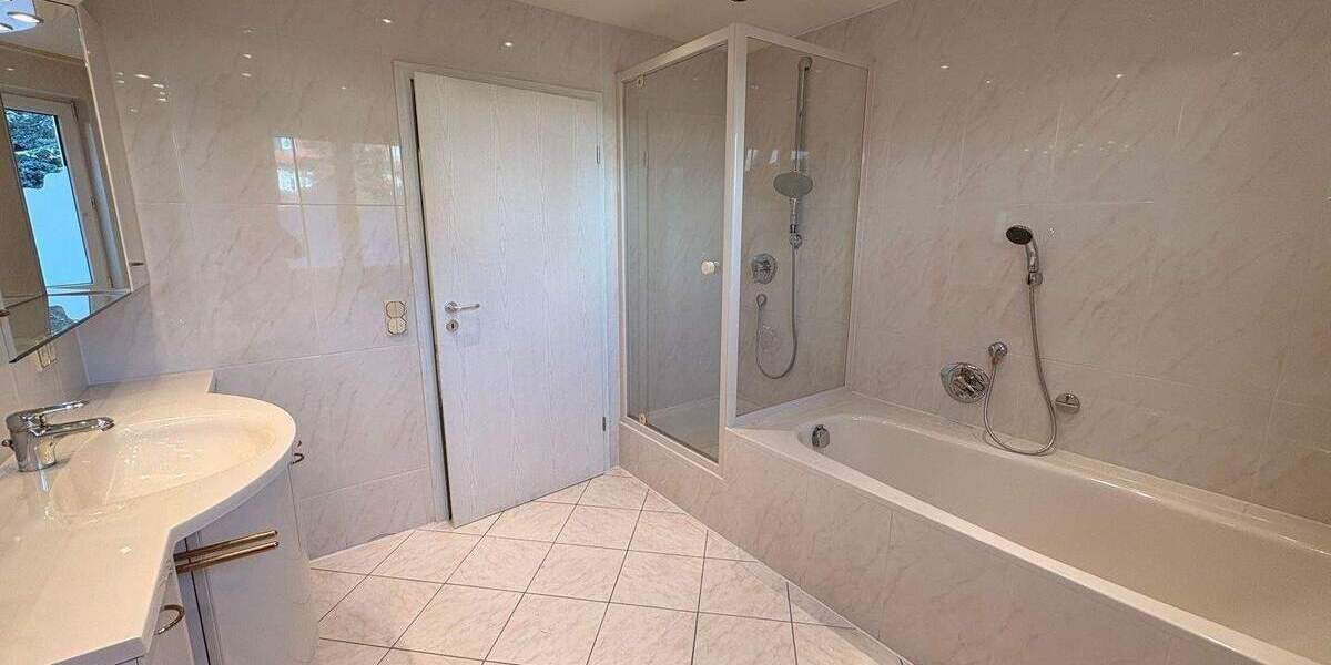 Etagenwohnung Nürnberg Gaismannshof - 4 Zimmer, 145 m&sup2;, 1.950&euro; | Angebot:26644405