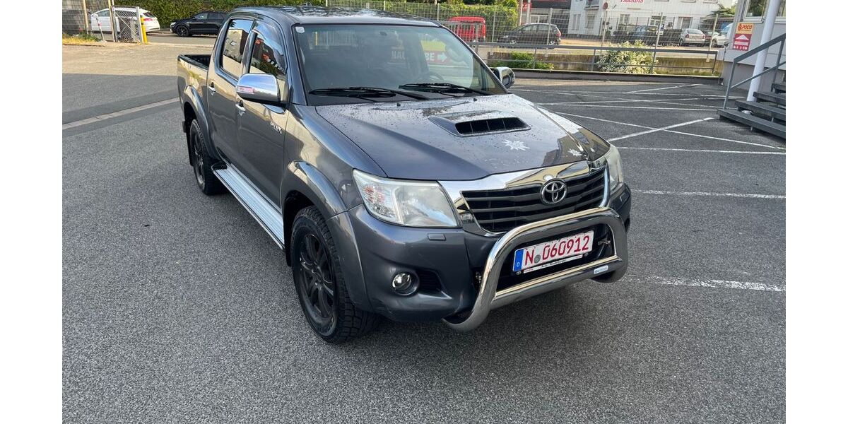 Toyota Hilux 216.000 km 14.999 &euro; Nürnberg 90439