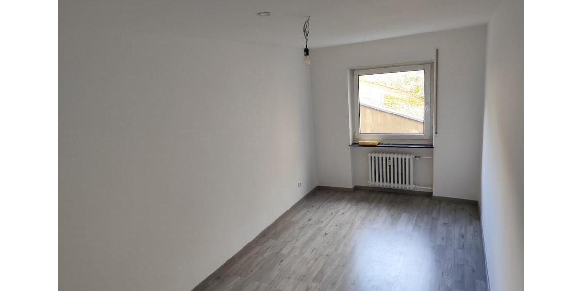 Etagenwohnung Nürnberg Hasenbuck - 3 Zimmer, 76 m&sup2;, 1.000&euro; | Angebot:26494708